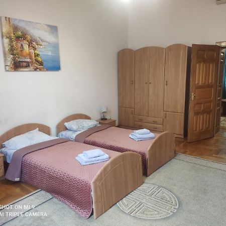 Apartments Domovik ,Kirilla I Mefodiya, 5 Mukačevo Exteriér fotografie