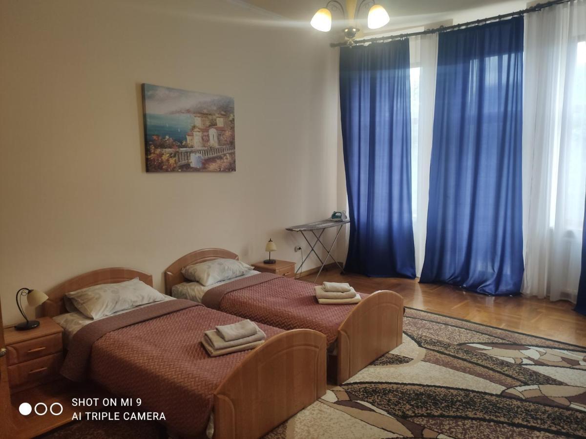 Apartments Domovik ,Kirilla I Mefodiya, 5 Mukačevo Exteriér fotografie
