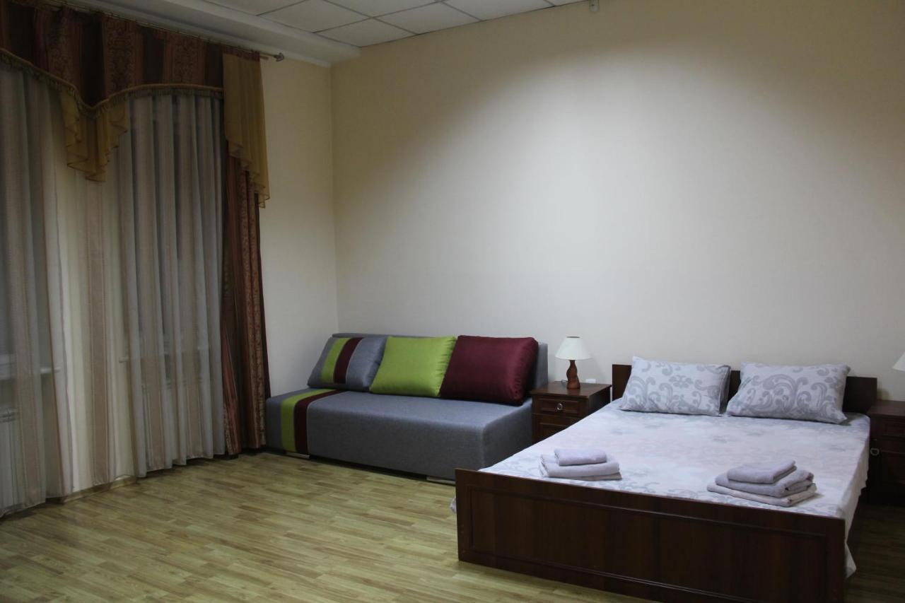 Apartments Domovik ,Kirilla I Mefodiya, 5 Mukačevo Exteriér fotografie