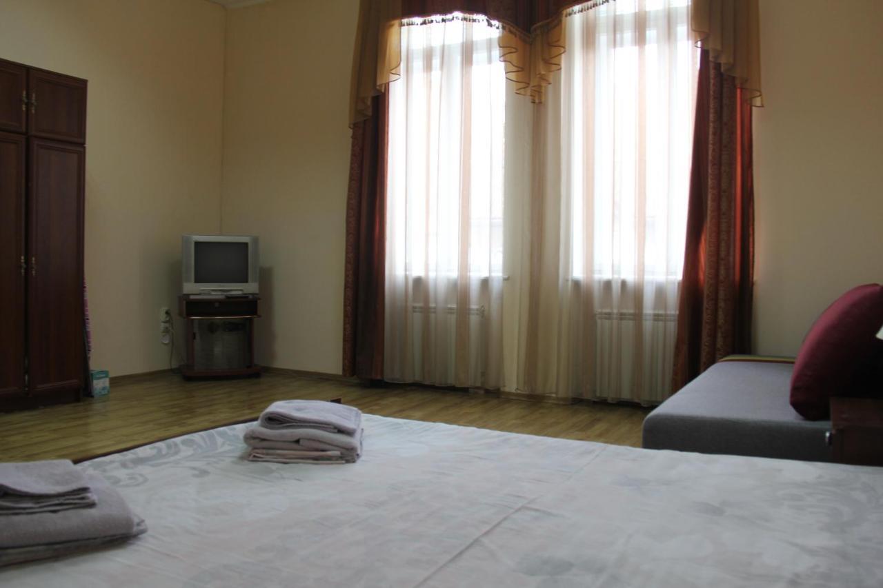 Apartments Domovik ,Kirilla I Mefodiya, 5 Mukačevo Exteriér fotografie