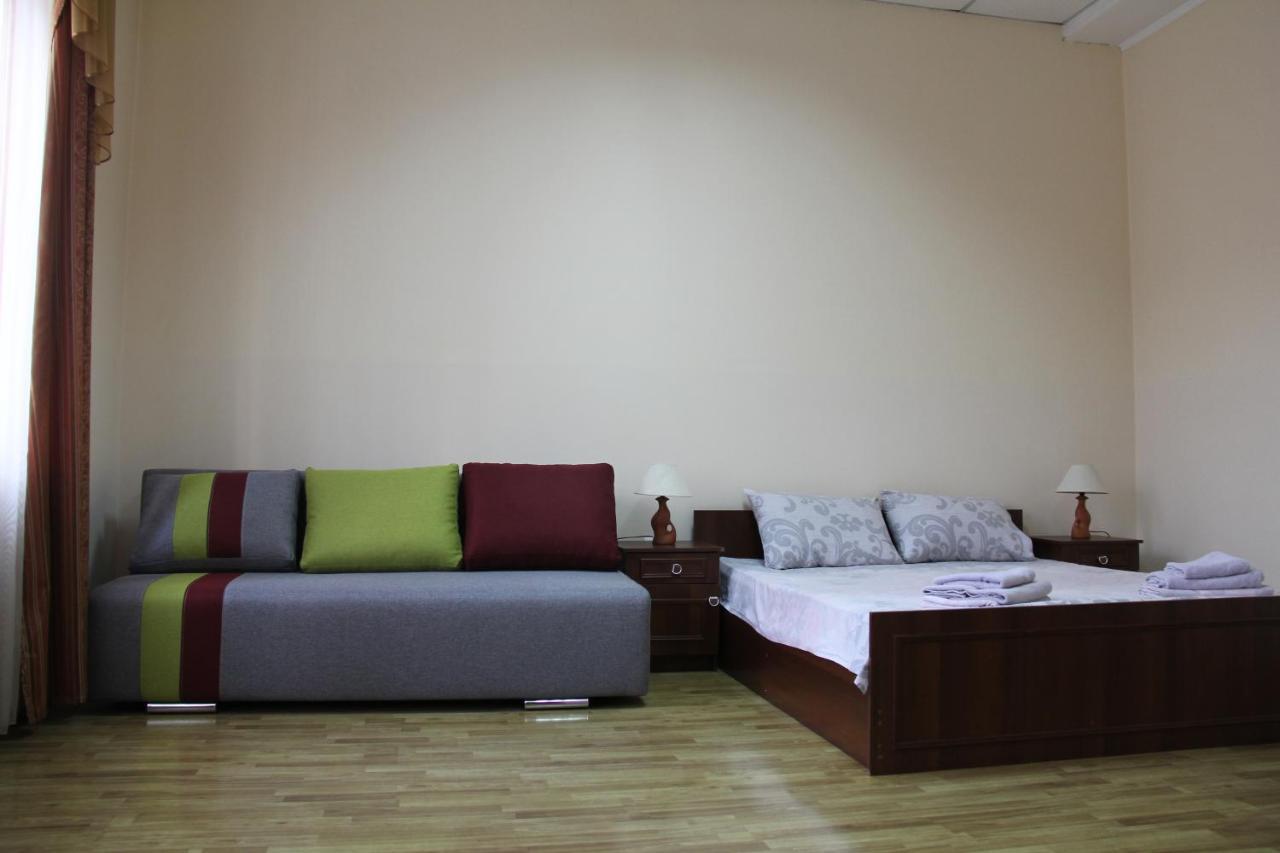Apartments Domovik ,Kirilla I Mefodiya, 5 Mukačevo Exteriér fotografie