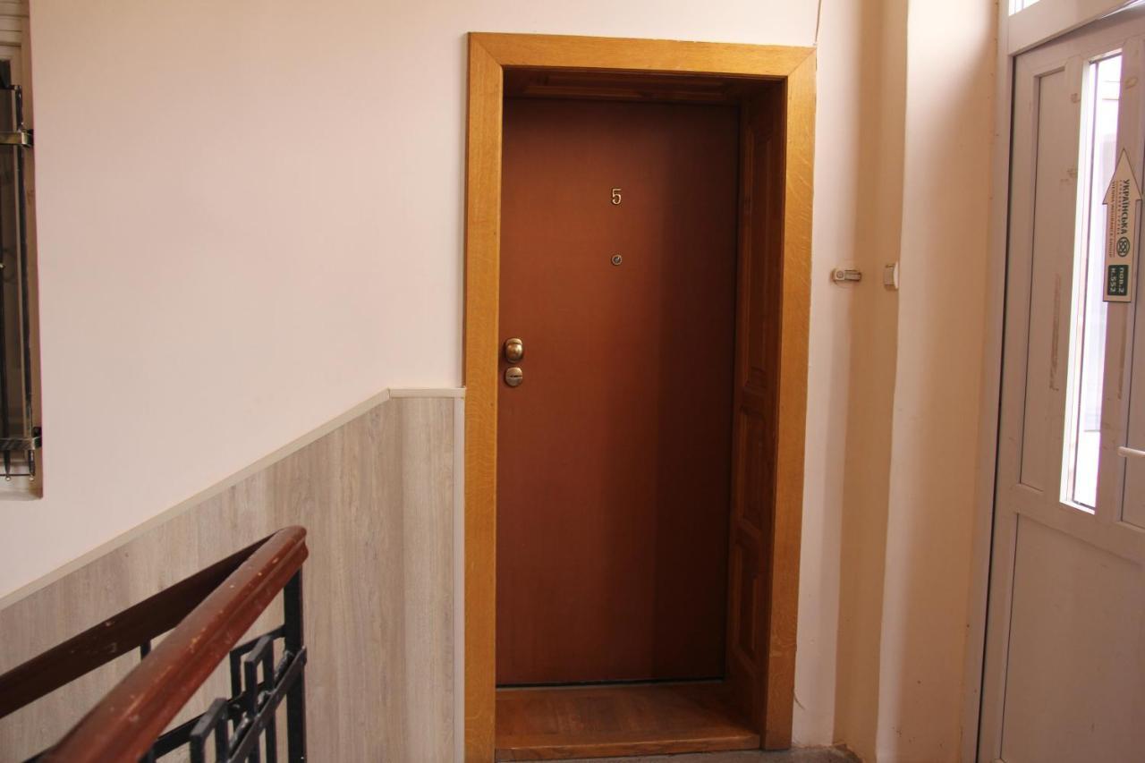 Apartments Domovik ,Kirilla I Mefodiya, 5 Mukačevo Exteriér fotografie