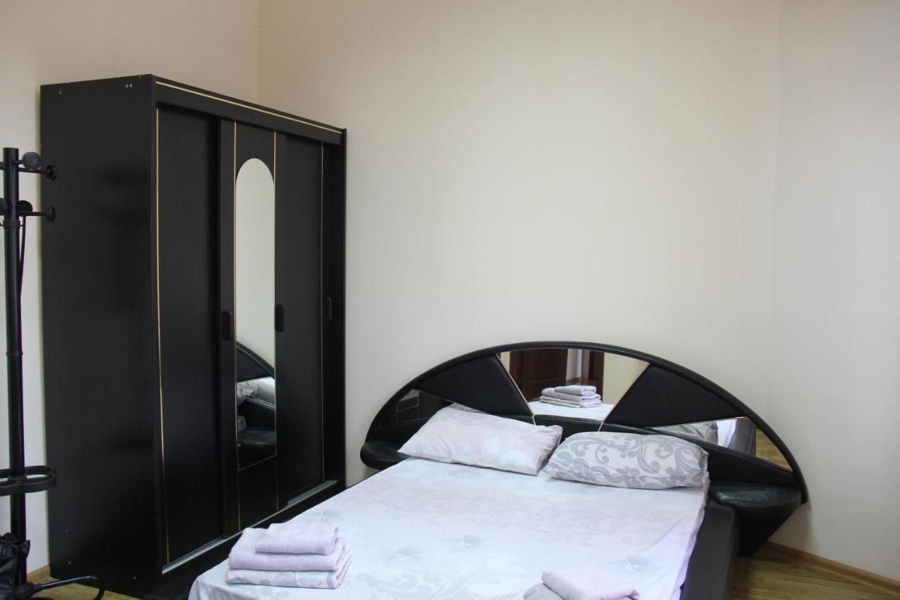 Apartments Domovik ,Kirilla I Mefodiya, 5 Mukačevo Exteriér fotografie