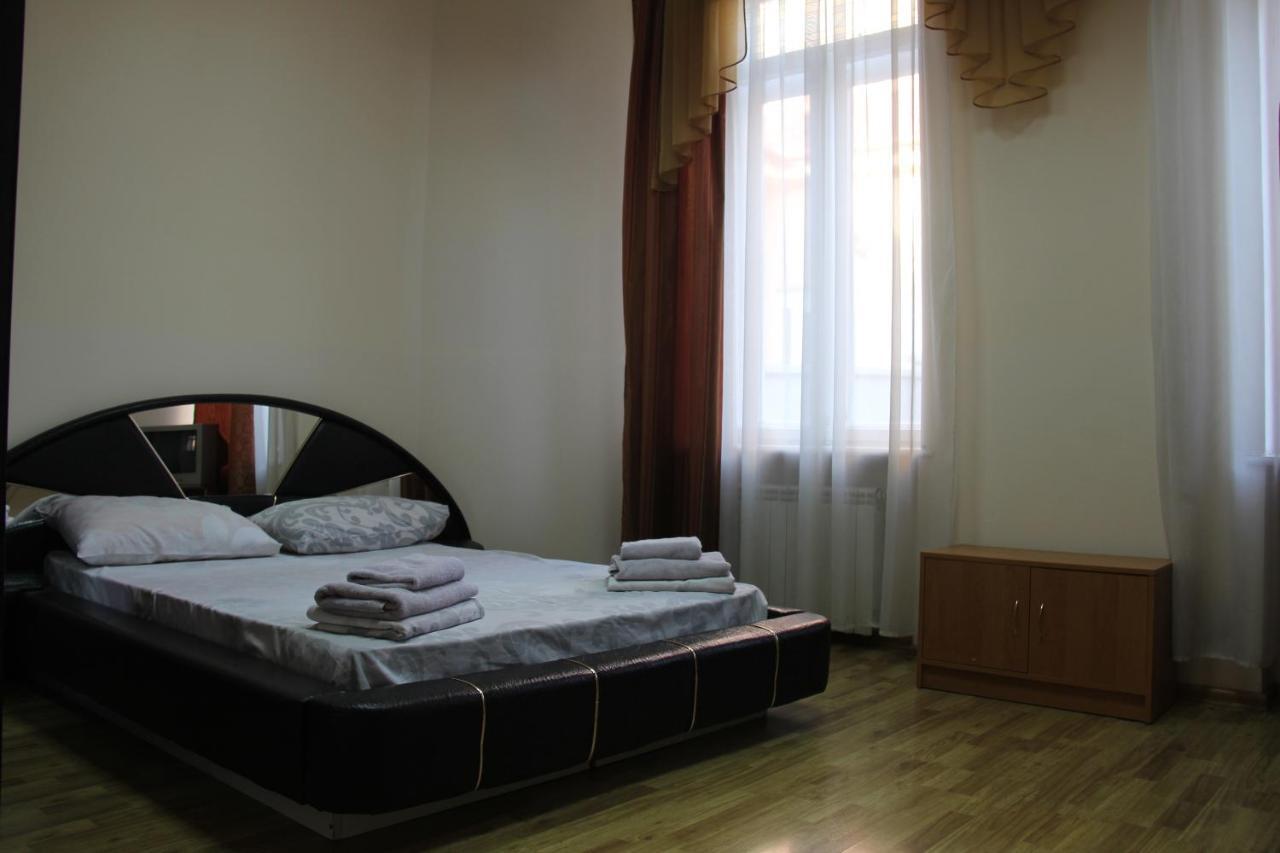 Apartments Domovik ,Kirilla I Mefodiya, 5 Mukačevo Exteriér fotografie
