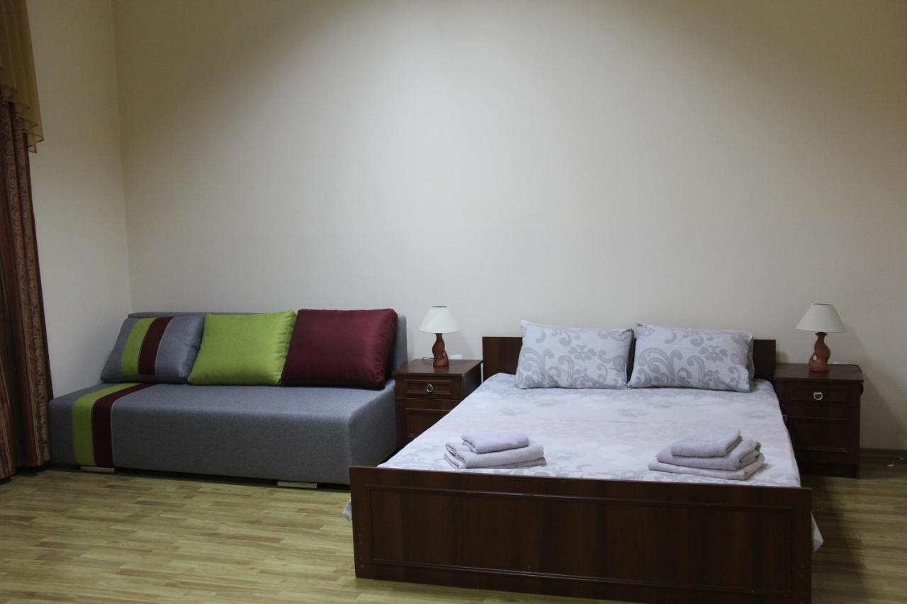 Apartments Domovik ,Kirilla I Mefodiya, 5 Mukačevo Exteriér fotografie